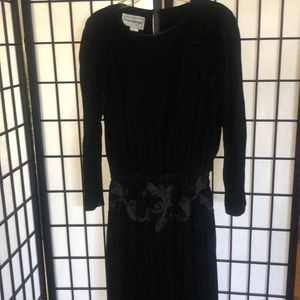Donna Morgan Vintage 1980/90’s black velvet dress